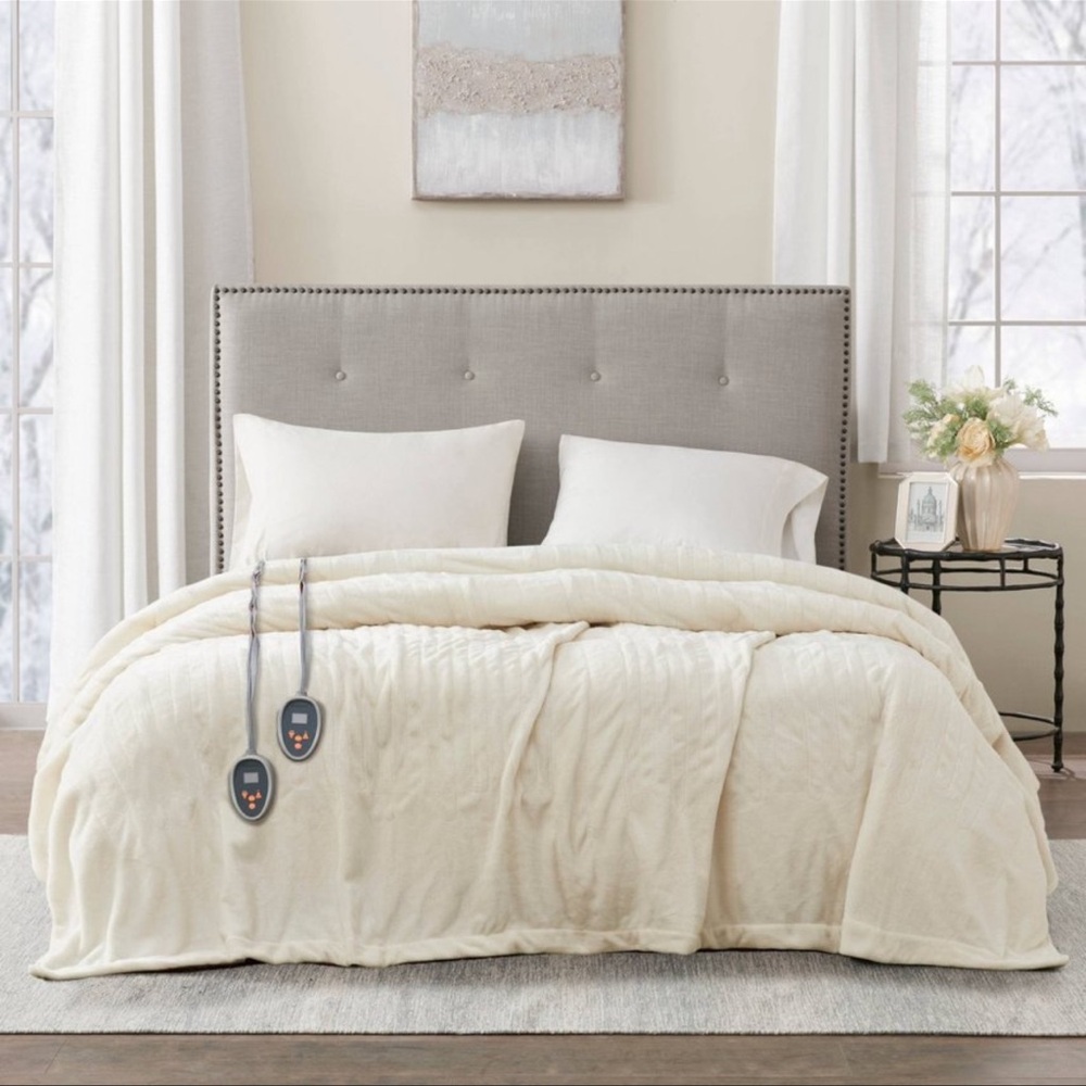 Brookstone Cream Electric Blanket